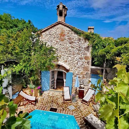 Villa Festina Lente - Cosy & Authentic Villa With Private Heated Pool Dobrinj Exteriér fotografie
